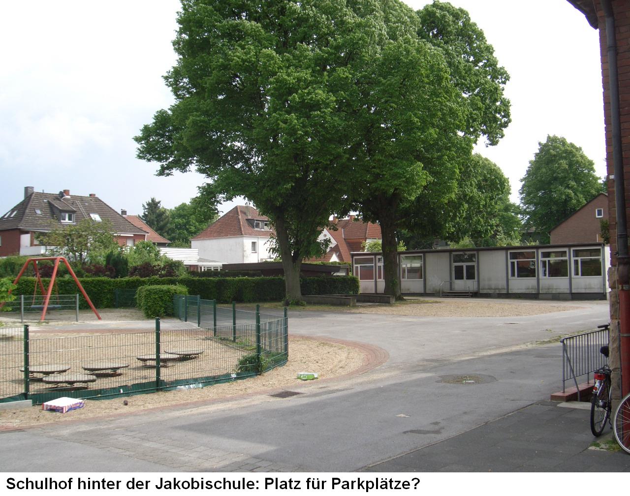 Parkplätze auf dem Schulhof?